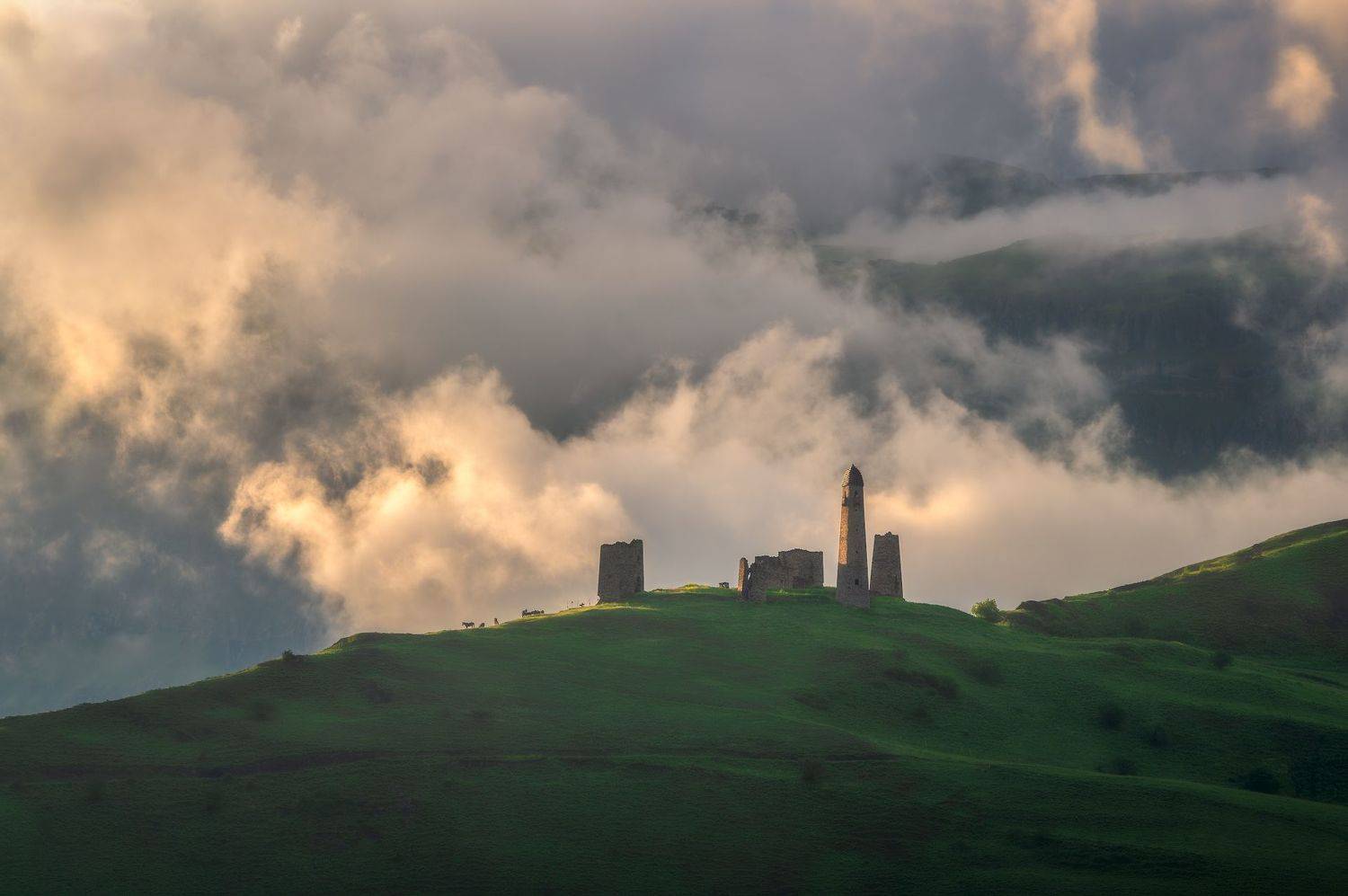 ингушетия, кавказ ,башни, лето, облака, эрзи, Vitalii Levykin