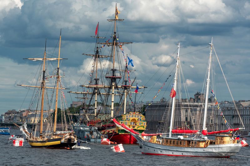 Праздничная река Нева фото превью