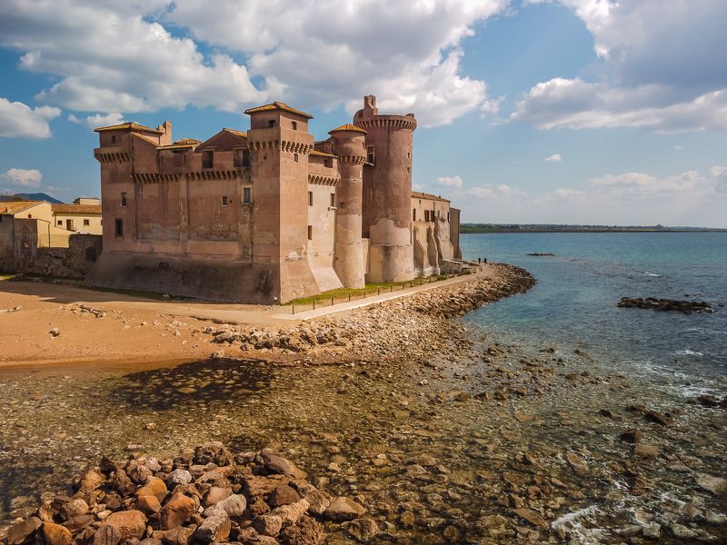 Замок у моря. Марина ди Сан Никола, Италия фото превью