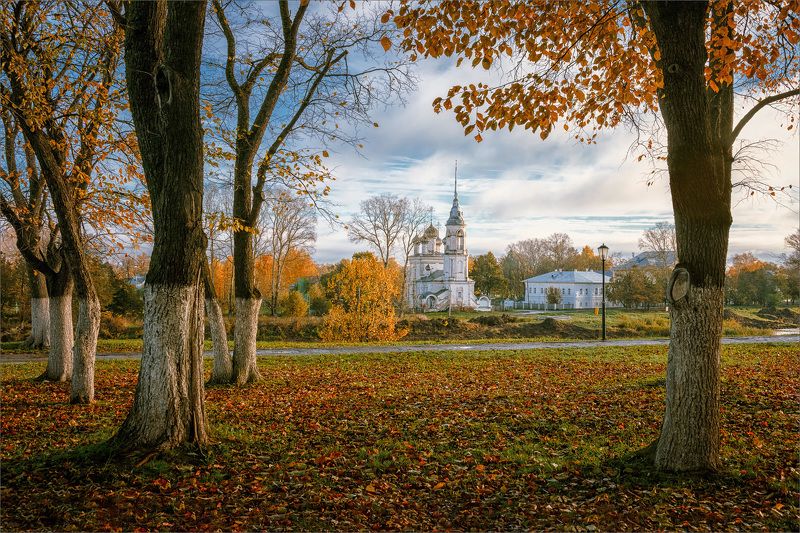 пейзаж, город, архитектура, река, вологда, александр никитинский Осень, утро на набережной... фото превью