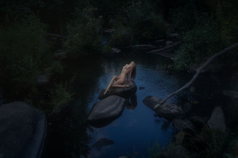 nude art girl destruction фото превью