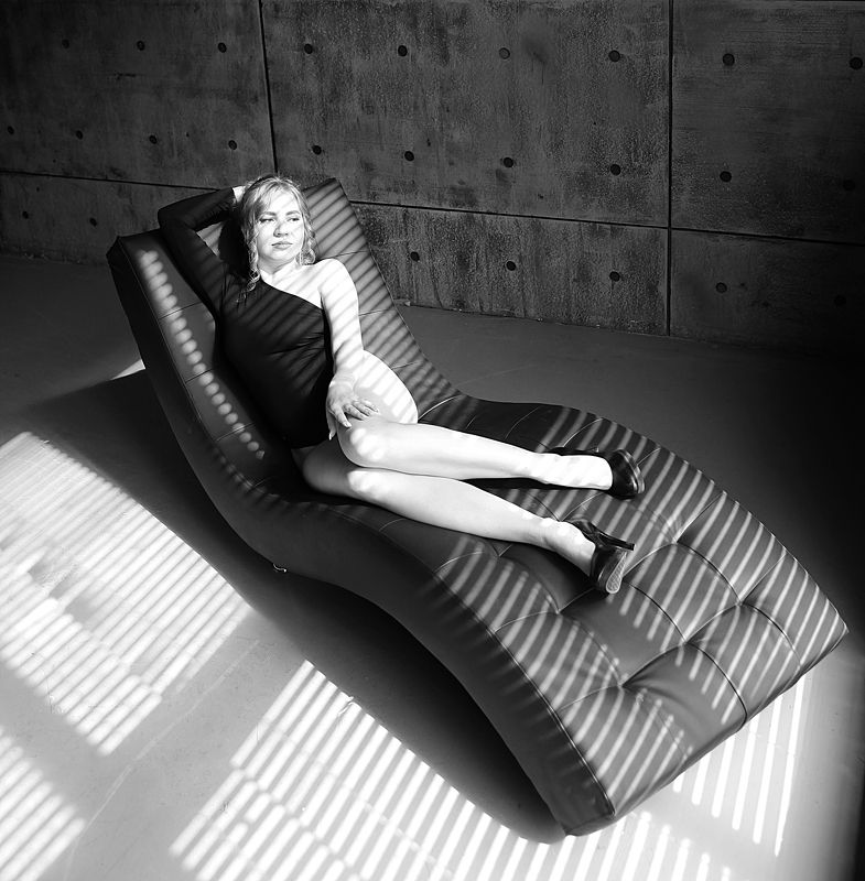 canon, tamron 24-70, rolleiflex, черно-белое фото Stripes and heels фото превью