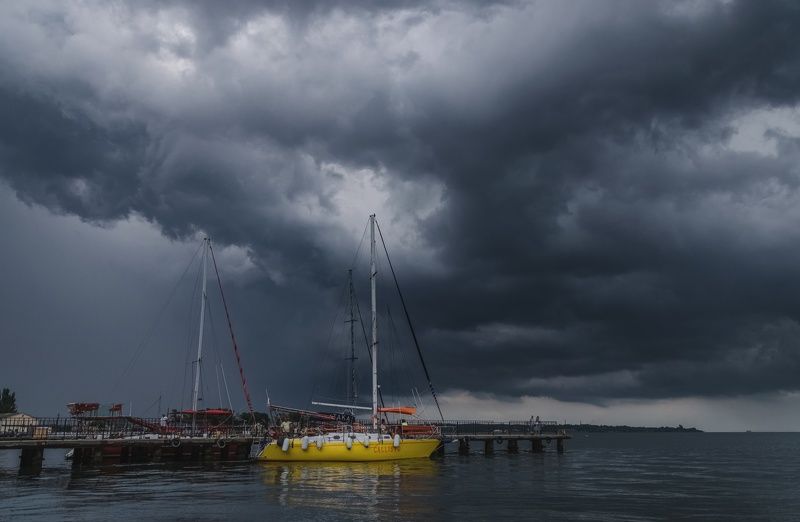 пейзаж, морской вид, черное море, стихия, ненастье, яхты, красота природы, мощь, nikon d5100, керчь, крым, россия, анатолий щербак Морская прогулка. фото превью