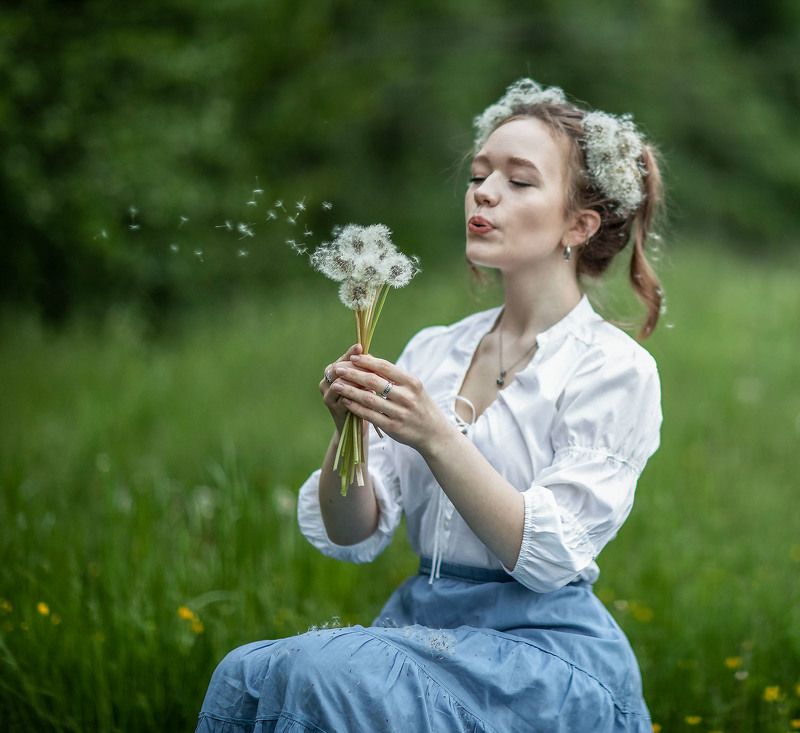 девушка,одуванчики,лето, красота, girl, beautiful, flowers, summer, nature Одуванчиковое лето фото превью
