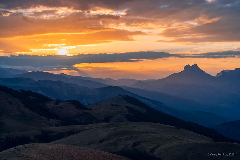 вечер в горах, закат, перевал, актопрак, баксан, чегем, кабардино-балкария, центральный кавказ Закат на перевале, кульминация фото превью