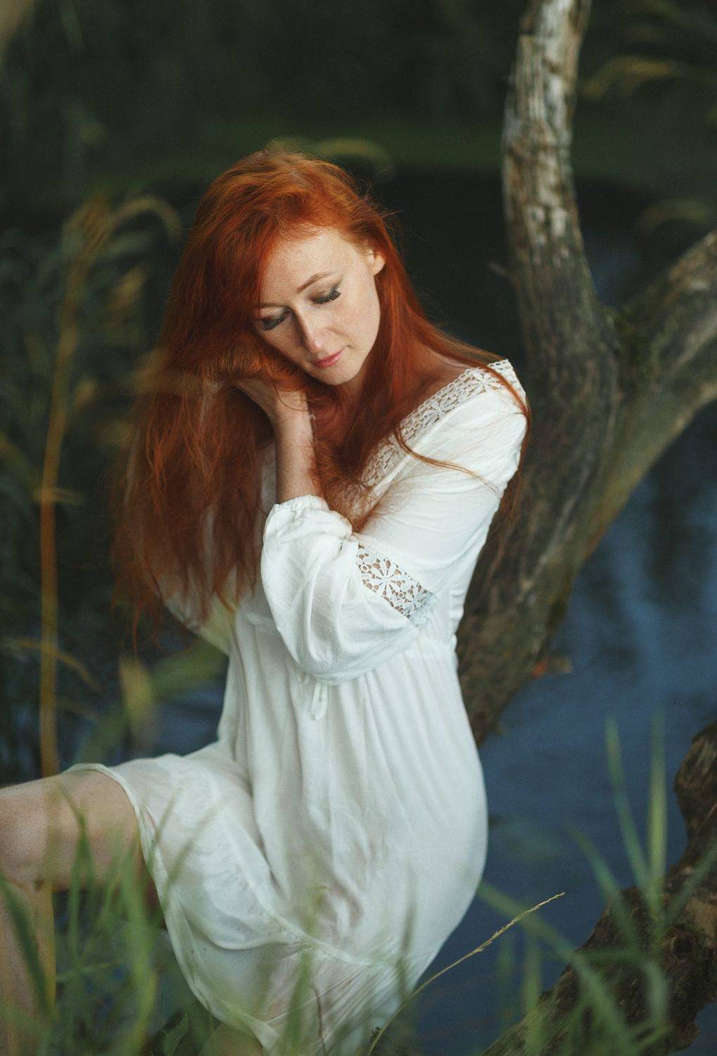 рыжая, длинные волосы, девушка, река, утро., Оксана Ведмеденко