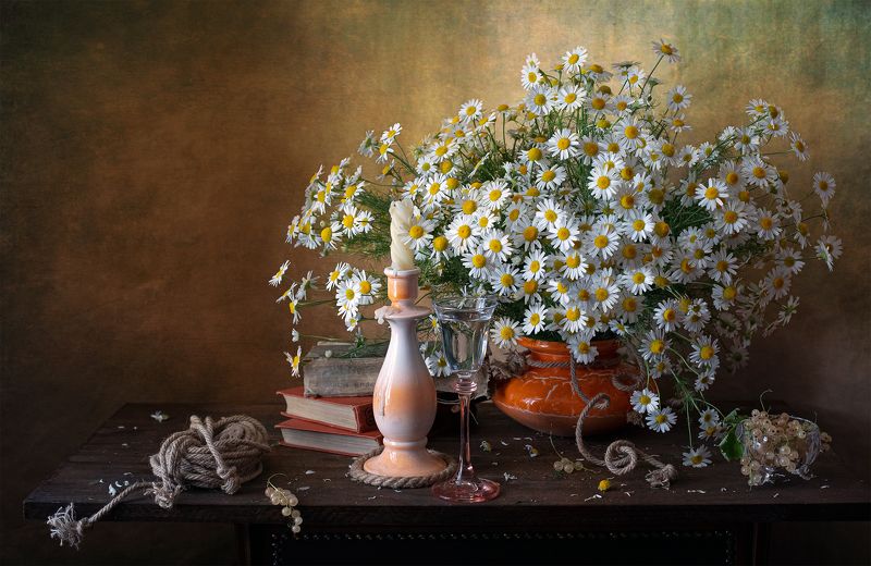 миламиронова, фотонатюрморт, лето, stilllife, цветы, букет, натюрмортсцветами, книги, смородина, ягоды, ромашки Ромашковый... фото превью