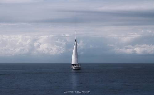 Белеет парус одинокий...