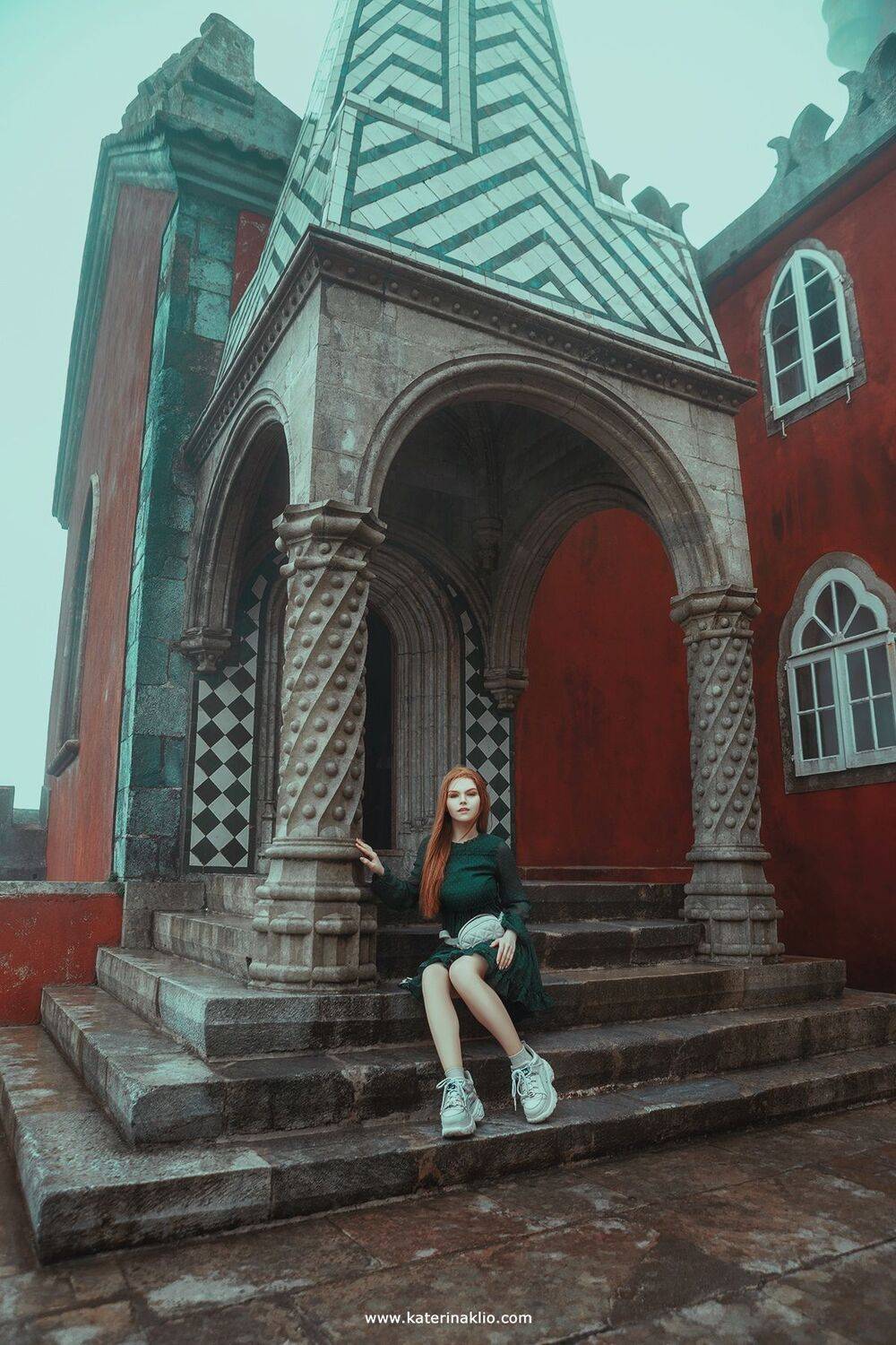 green, ginger, castle, dress, fog, woman, model, lady, portrait,, Катерина Клио