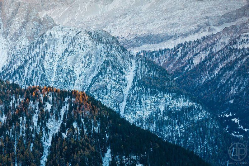 Доломитовые альпы, Италия Лесное пламя фото превью