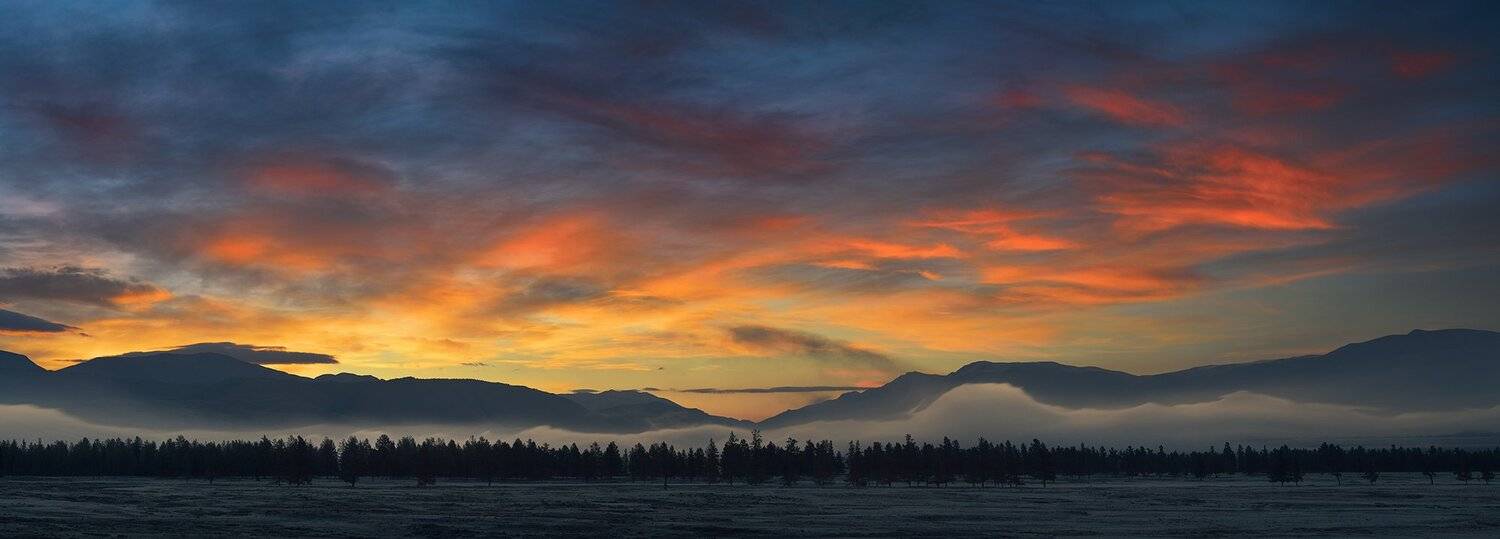 алтай, большой, восход, высокий, горы, даль, деревья, желтый, иней, клубится, красный, лес, небо, облака, оранжевый, панорама, пейзаж, природа, раннее, рассвет, сибирь, синий, туман, утро, холодный, широкий, Дмитрий Антипов