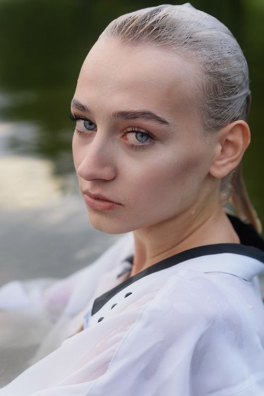 вода, озеро, заводь, спокойствие, девушка, модель, красота, закат, тишина, настоящее, чувственное, beauty, realness, water, lake, tranquility, model, sensual, sensualness Тихая заводь фото превью