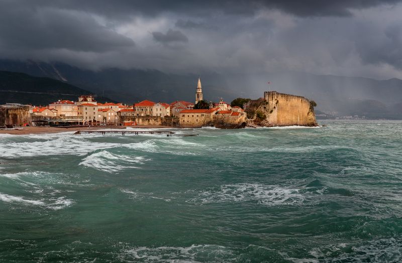 черногория, будва, нд, ненастье, шторм, montenegro, budva, evening, bad weather, адриатика, storm, sea, балканы, балканы нд Штормовое предупреждение фото превью