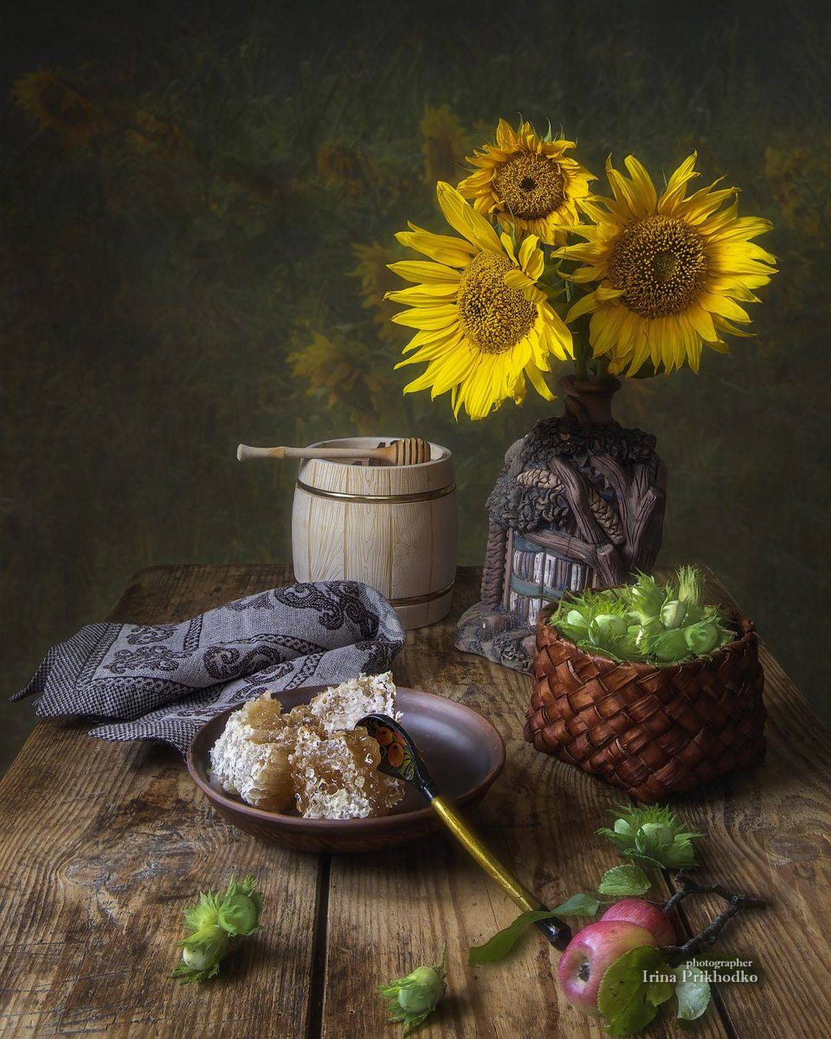 лето, август, натюрморт, Спас, яблоки, орехи, мед, Приходько Ирина