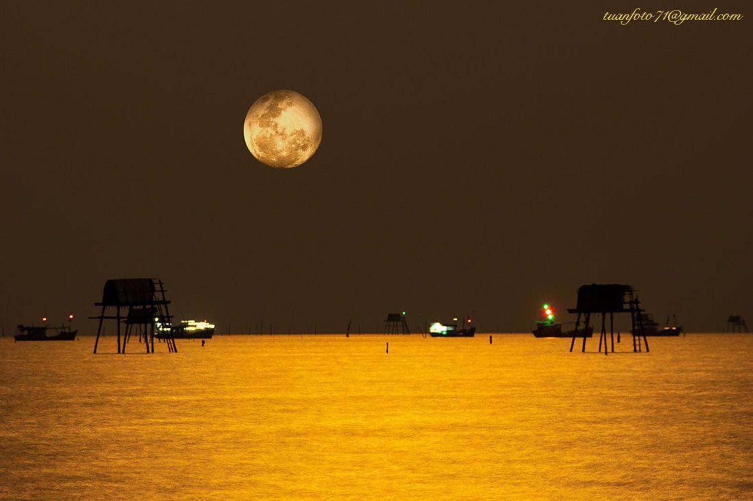 #landscape #moon #sellingphoto, Tuan Guitare