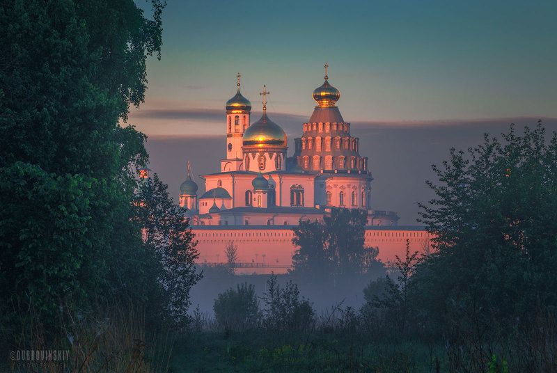 истра, храм, лето, туман, новоиерусалимский монастырь Истра фото превью