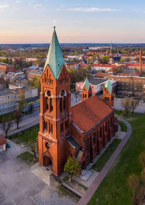 калининградская область, черняховск, россия, весна, город, церковь, архитектура, kaliningrad region, chernyakhovsk, russia, spring, city, church, architecture Черняховск фото превью