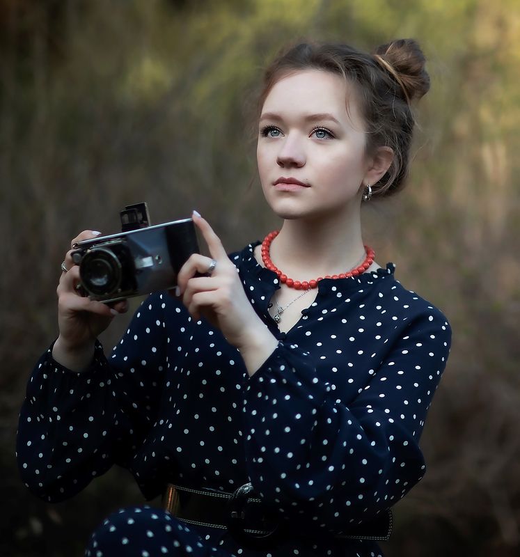 девушка,фотограф,ретро,стиль, фотоаппарат, girl, photographer, retro, style Девушка фотограф фото превью