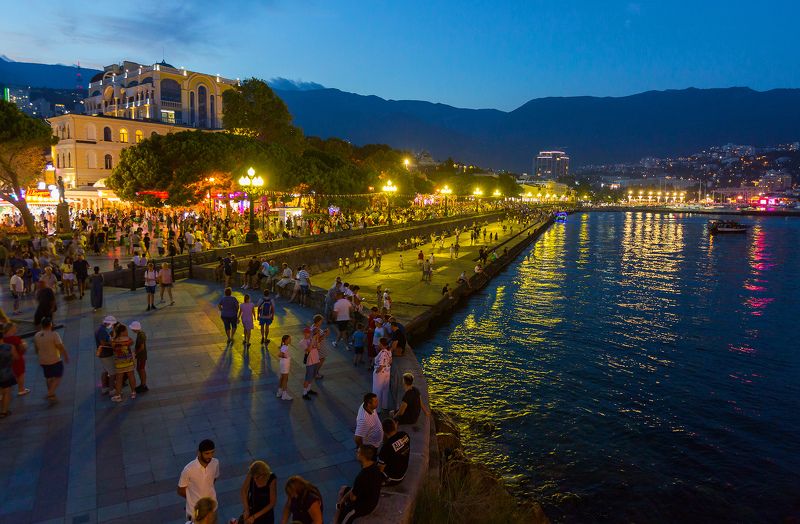 ялта, набережная, крым, набережная, черное море, набережная ленина, ялтинский залив Вечер в Ялте фото превью