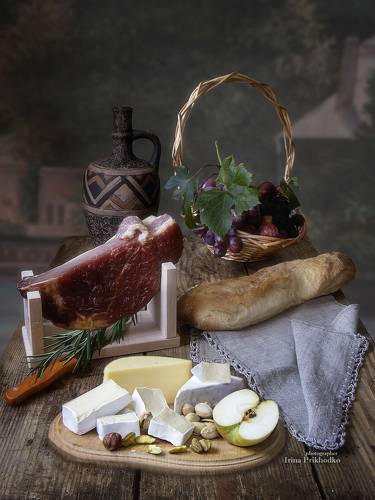 Натюрморт с сыром и окороком