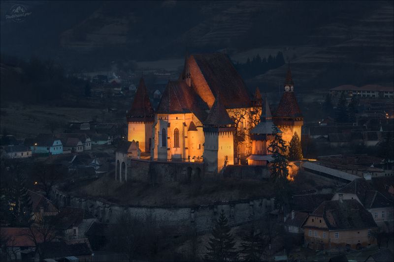 бьертан, биертан, румыния, трансильвания, сибиу, фортификационная церковь, лютеранская церковь, саксонская деревня, супружеская тюрьма, romania, transilvania,sibiu, biertan, biertan fortified church Утренний Бьертан фото превью