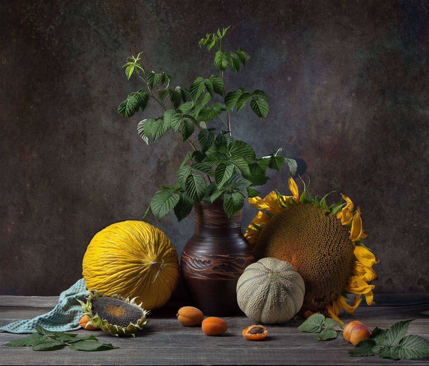 дыня, подсолнух, крынка, ветки малины,абрикосы, Татьяна Попова