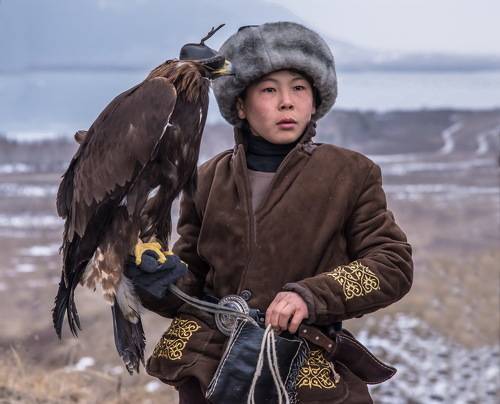 мальчик с беркутом