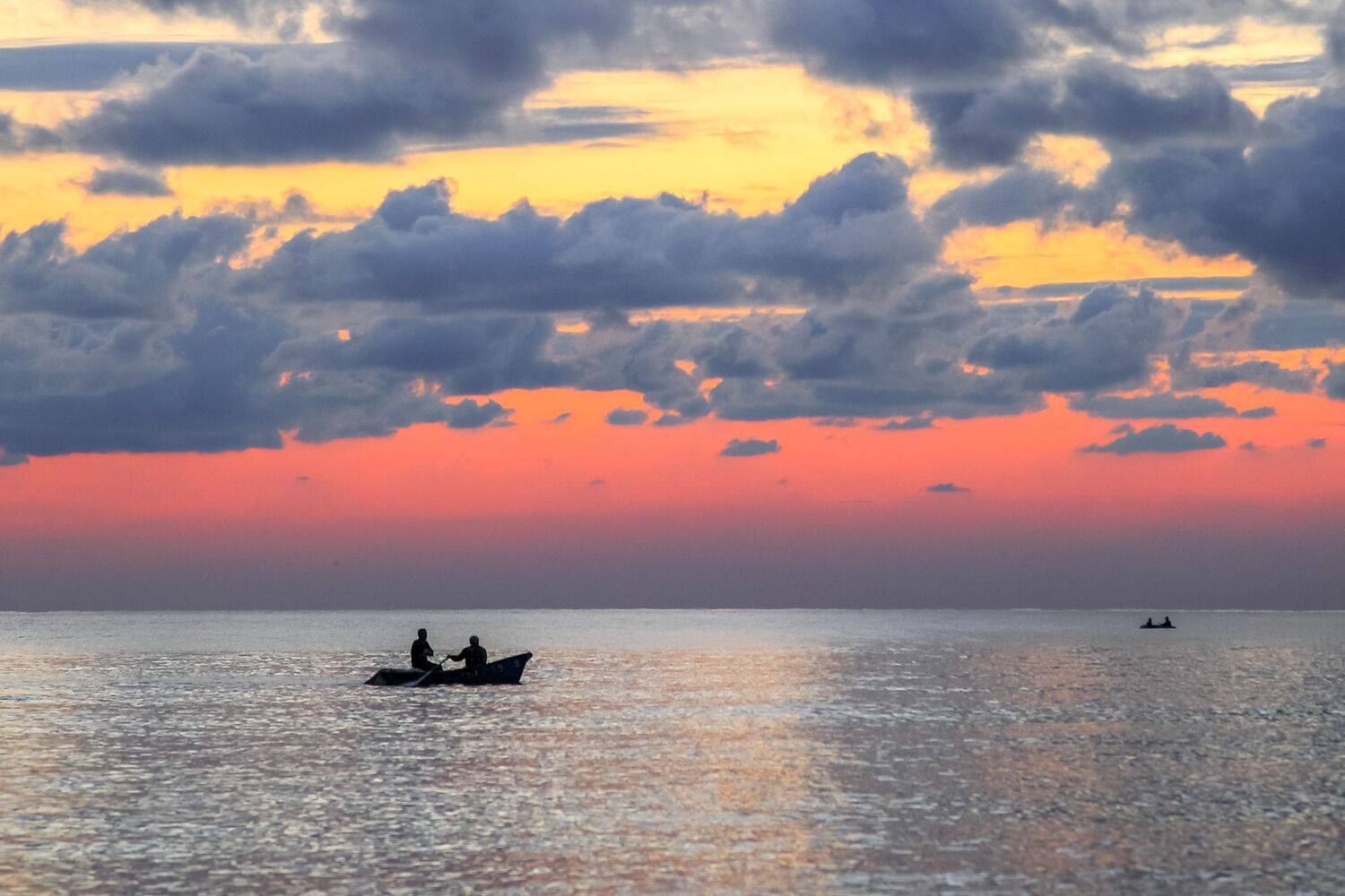 Абхазия, Чёрное море, вечер, закат, пейзаж, рыбаки, Юрий Морозов