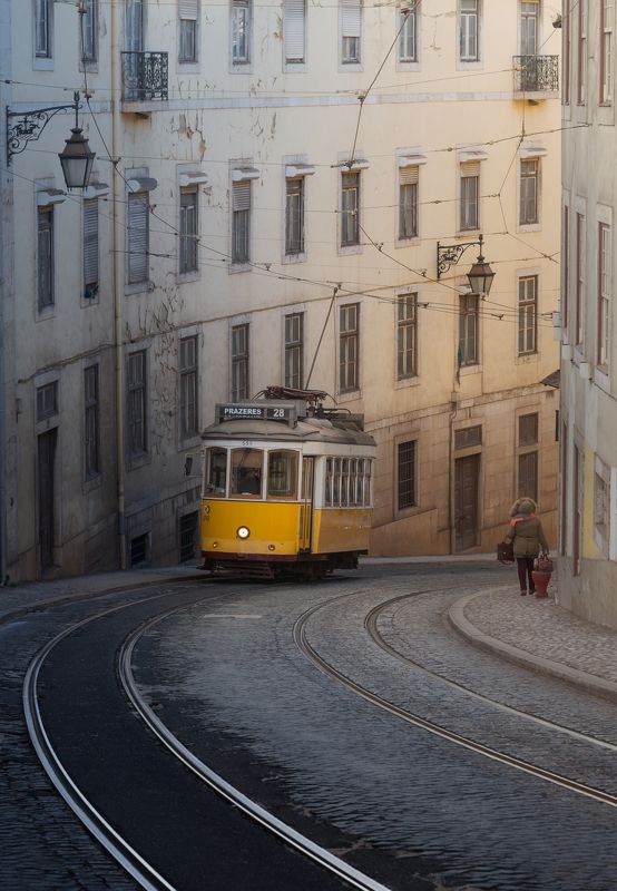 португалия, лиссабон, улица, трамвай, свет, город, путешествие, lisbon, lisboa, portugal, street, tram  фото превью