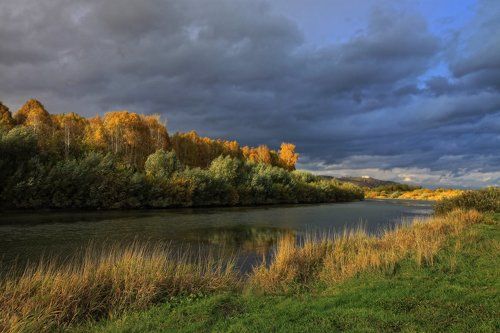 Сентябрьская, предгрозовая...