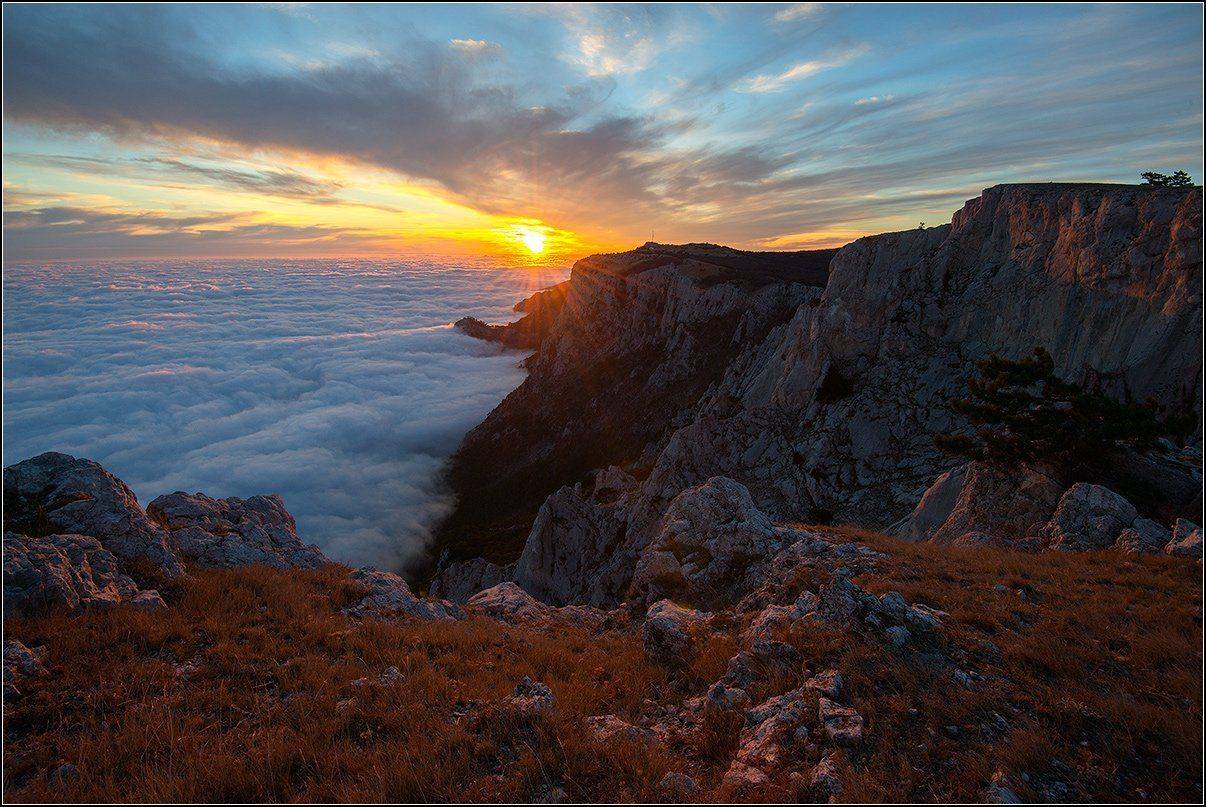 крым, ай-петринская яйла, вечер, туман, облака, АНАТОЛИЙ ДОВЫДЕНКО
