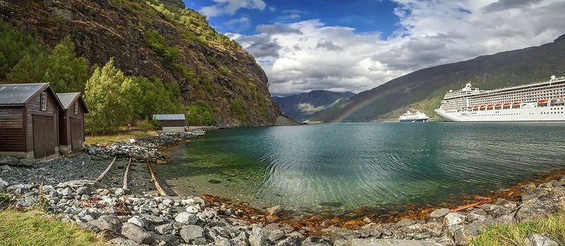 Проход под радугой входит в стоимость услуг лайнера фото превью