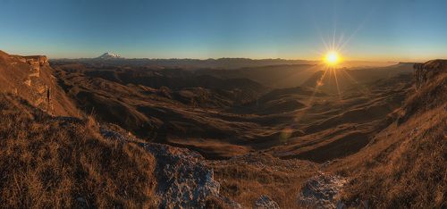 Эльбрус и Солнце