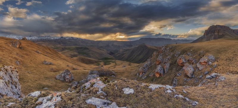 кбр, урочище хакуафа. Строгий горный вечер фото превью