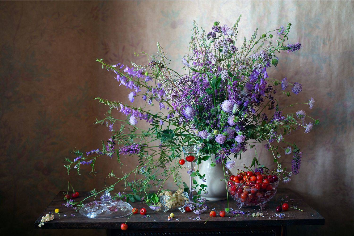 миламиронова, фотонатюрморт, stilllife, лето, натюрмортсцветами, букет, цветылуговые, ягоды, смородина, черешня, цветы, Миронова Мила