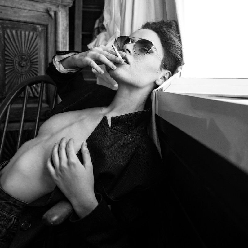 Tehila BnW фото превью