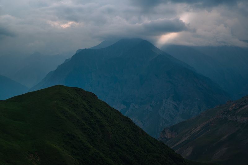 landscape, mountains, caucasus, rock, chegem, nature, sunset, sunset, ray, Высоко. фото превью