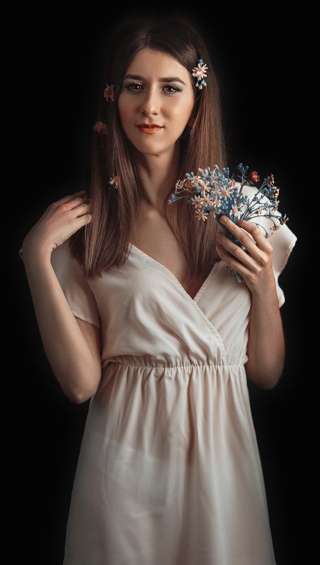 Elvira фото превью