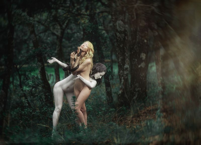 portrait dorado, blanco y verde фото превью