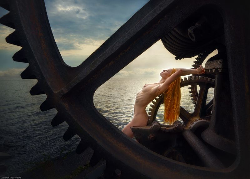 девушка,обнажённая,движение,вечность,динамика,подобие,свет,символизм,метафора,настроение Perpetuum mobile фото превью