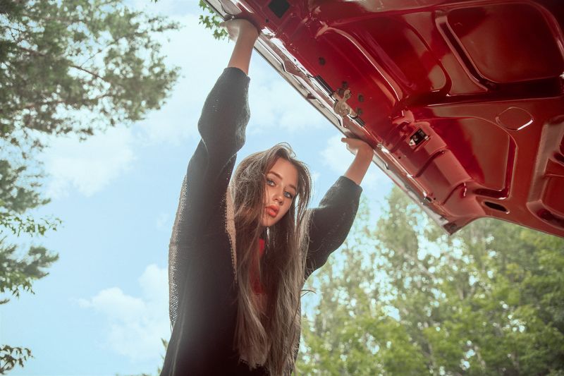 cadillac, portrait, fashion, glamour, red, girl, travel, trip, портретная фотосессия, фотосессия, фотограф, портрет, машина, автомобиль, racer, street, street racer Cadillac фото превью