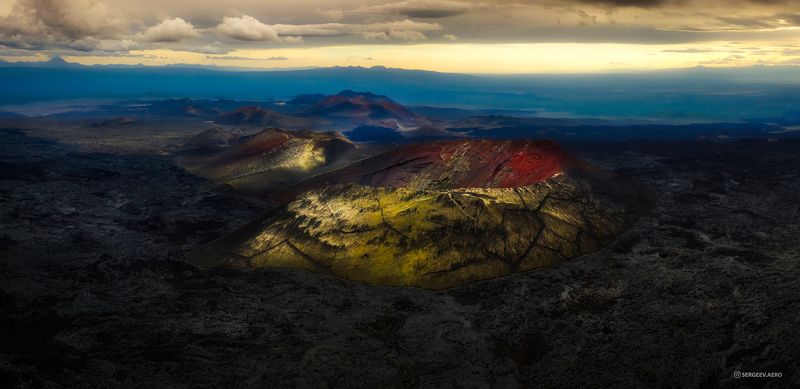 камчатка, россия, дрон, пейзаж, аэросъёмка, гора, вулкан, лавовое поле, квадрокоптер, дальний восток, лето, kamchatka, russia, drone, landscape, aerial, photography, mountain, volcano, lava field, far east, summer, peninsula, nature, sunset, evening Сопка Клешня | Mountain Kleshnya (Claw) фото превью