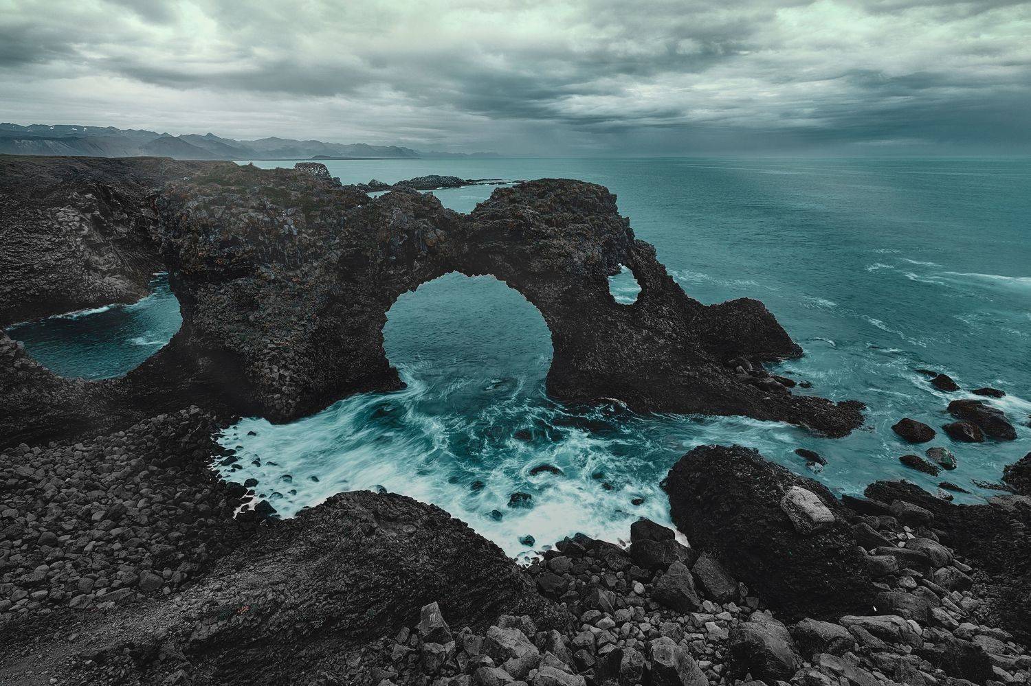 Арка Исландия, Владимир Луценко