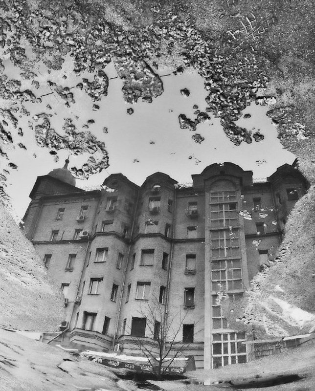 город,лужа,жанр,панорама ...зазеркалье... фото превью