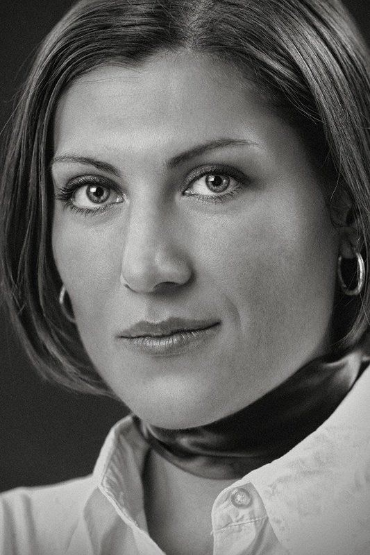 Secret smile. фото превью