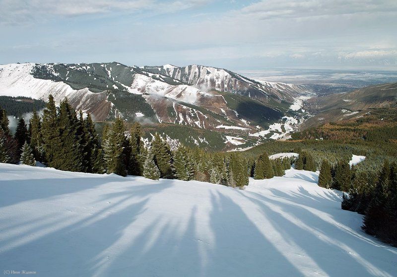 горы, киргизия, тянь-шань, каракол, весна Зима не спешит отступать фото превью