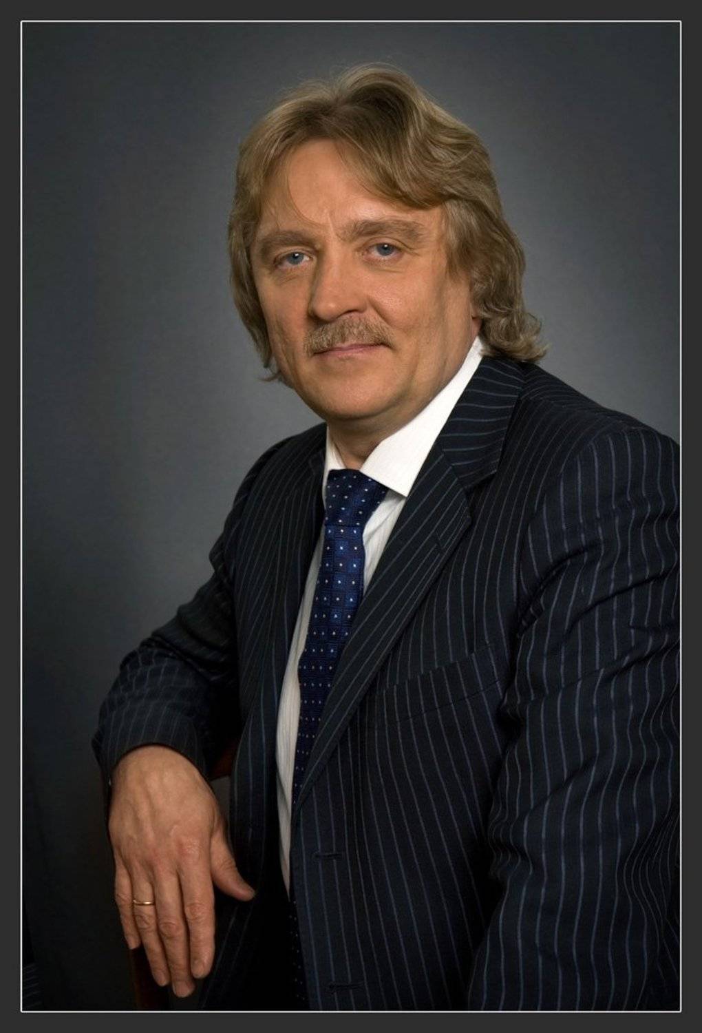 студия, Кирилл Нежданов