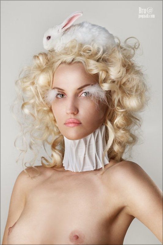 девушка, гольд, кролик Гольд фото превью