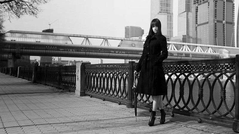 город, девушка, набережная Girl in the city фото превью