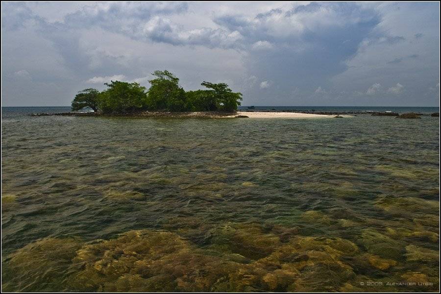 море,остров,рифы,пляж,тучи, Александр Лицис